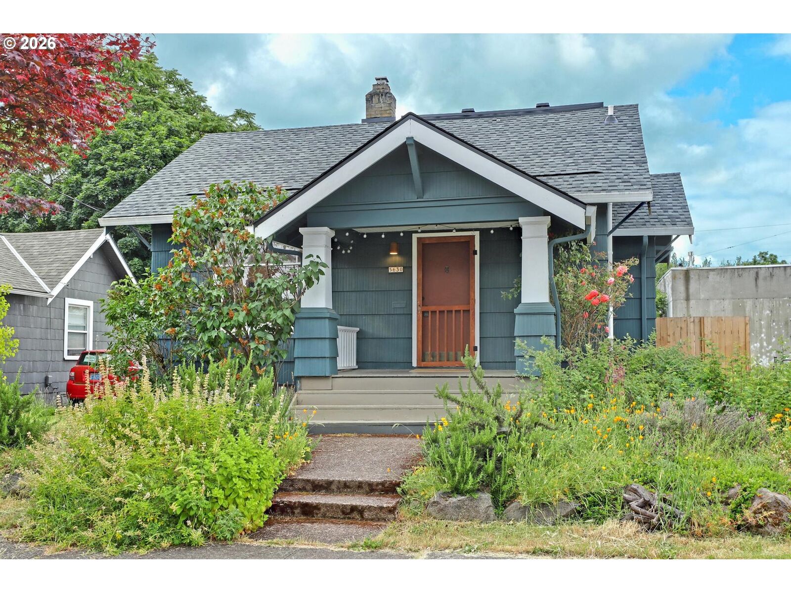 Property Photo:  5630 SE Francis St  OR 97206 