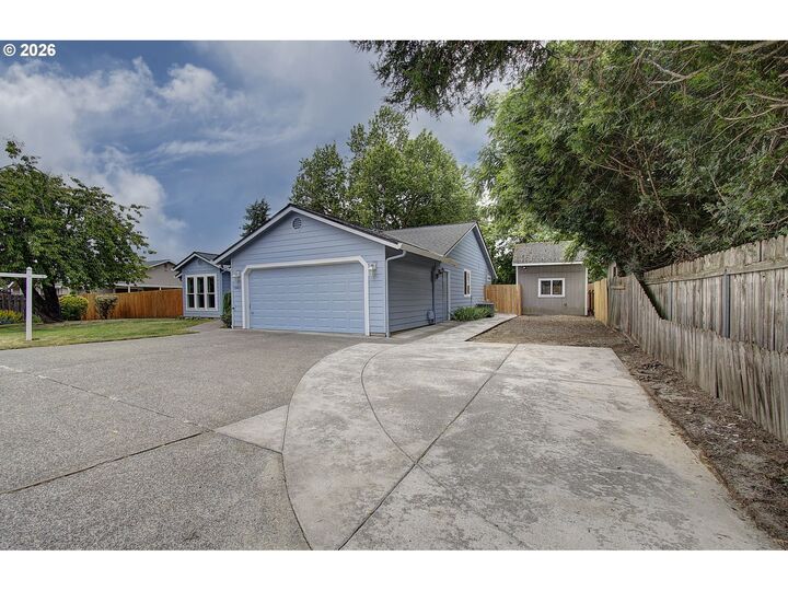 Property Photo: 10403 NW 15th Ave WA 98685