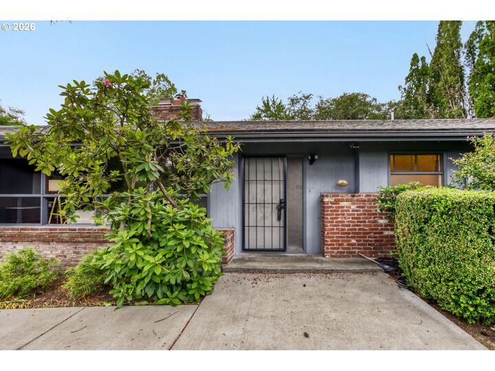 Property Photo:  8015 SW Fairway Dr  OR 97225 