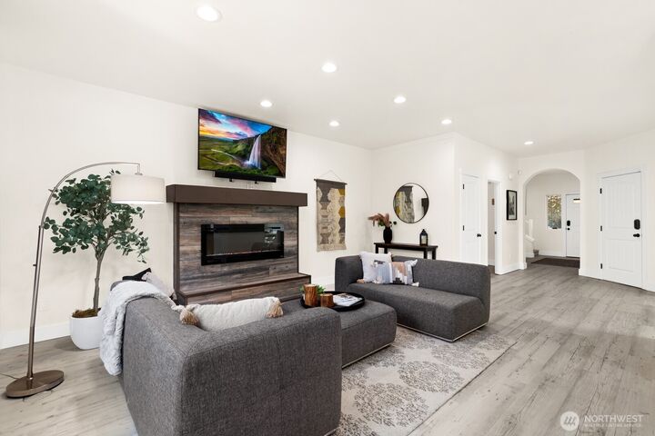 Property Photo: 3412 S 258th Place WA 98032