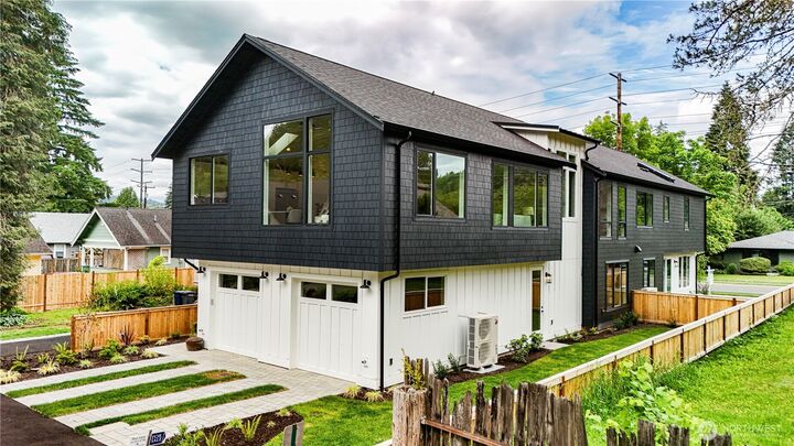 Property Photo:  