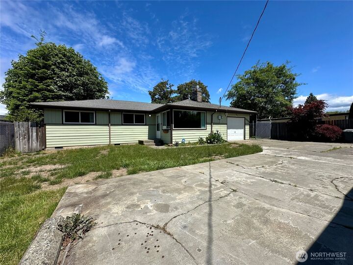 Property Photo: 1336 S 279th Street WA 98198