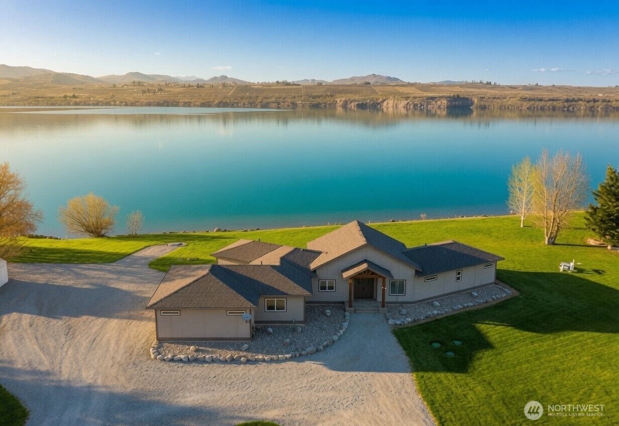 Property Photo: 10 El Rio Drive WA 98812