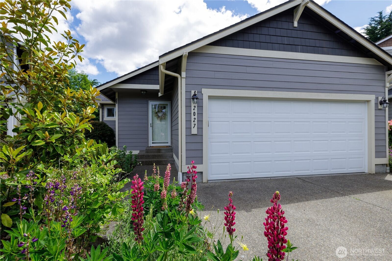 Property Photo:  2027  Stillwater Avenue NW  WA 98502 