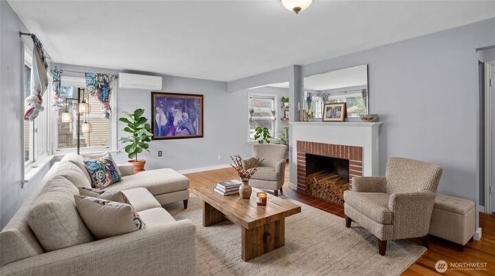 Property Photo: 12419 16th Avenue S WA 98168