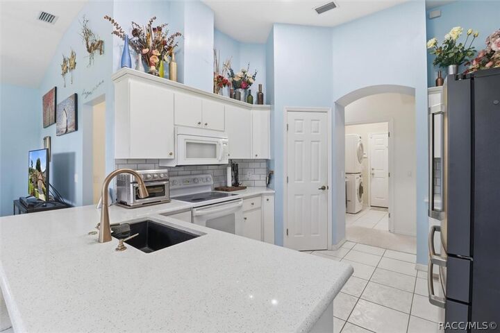 Property Photo:  168 W Romany Loop  FL 34465 