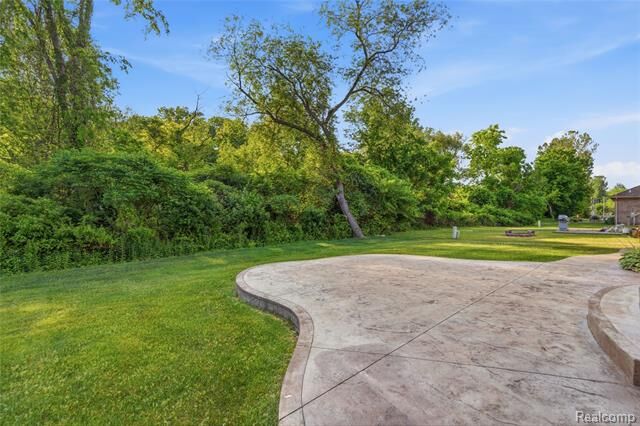 Property Photo:  38124 Cobble Creek Court  MI 48312 