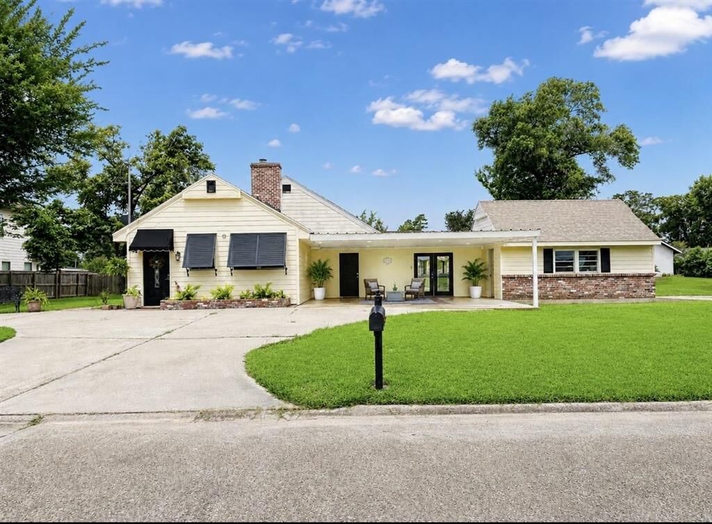 Property Photo: 829 Terry Lane LA 70605