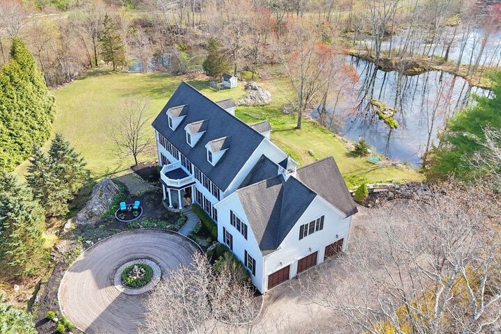 Property Photo:  25 Starrs Ridge Road  CT 06896 