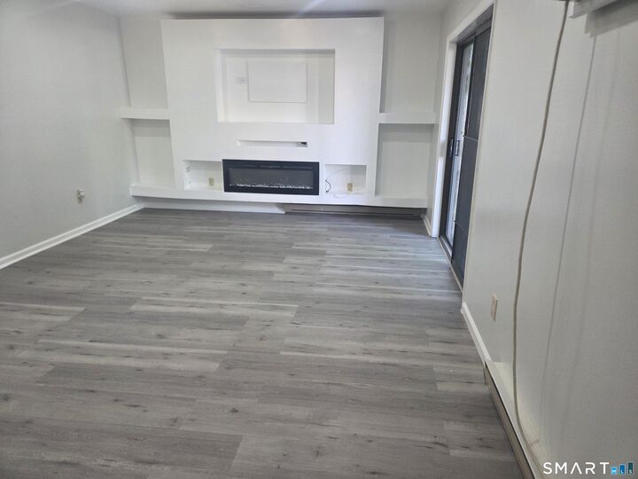 Property Photo:  95 Park Avenue 20  CT 06810 