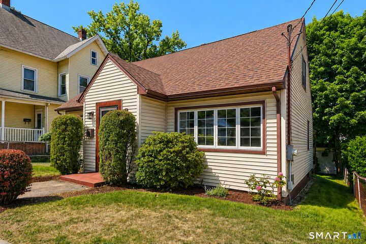 Property Photo: 11 Winter Street CT 06401