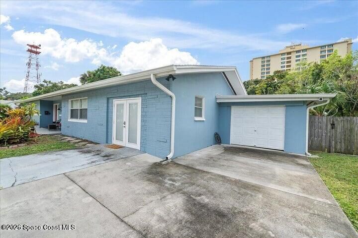 Property Photo:  637 E Lincoln Avenue  FL 32901 