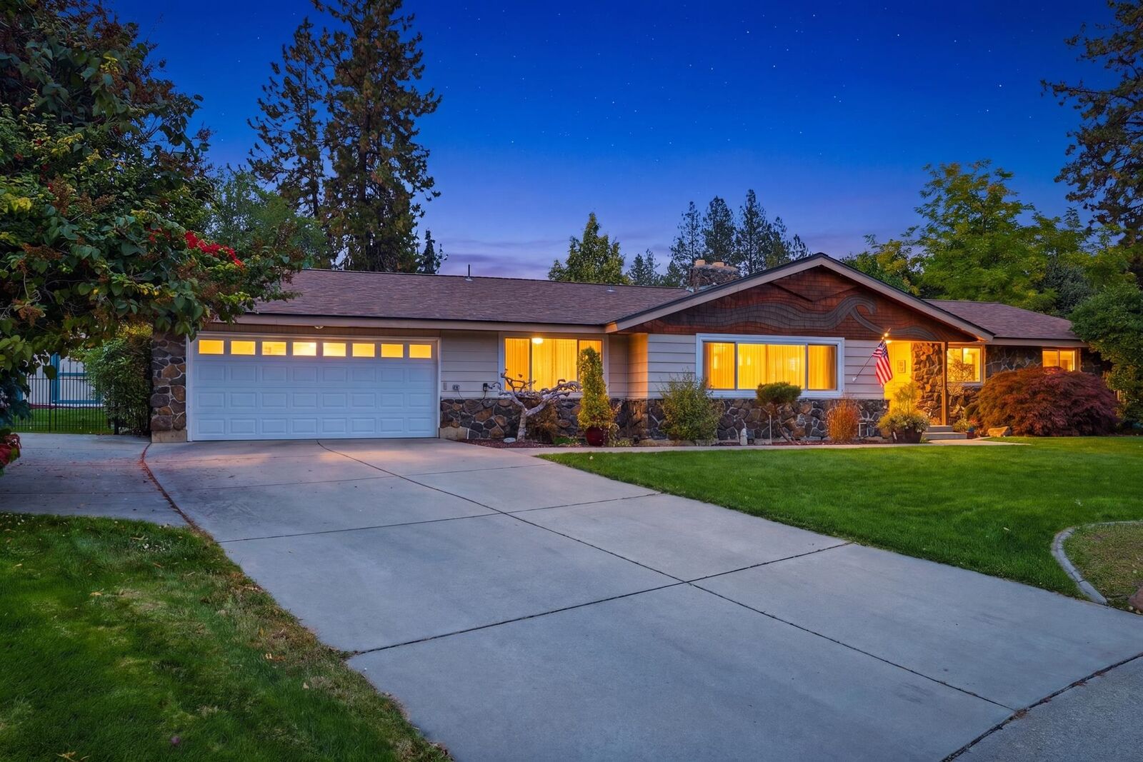 Property Photo: 4501 S Lee Ct WA 99223