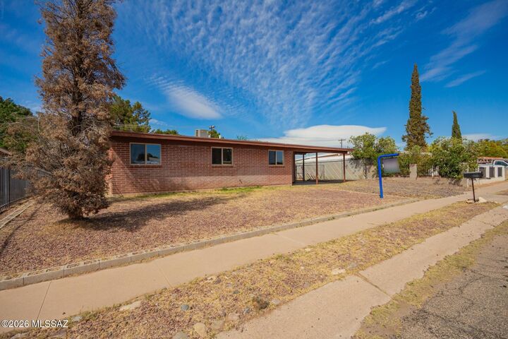 Property Photo: 6625 E 38th Street AZ 85730