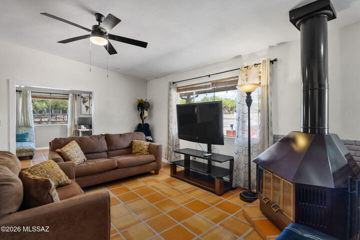 Property Photo:  160 Famoso Court  AZ 85648 