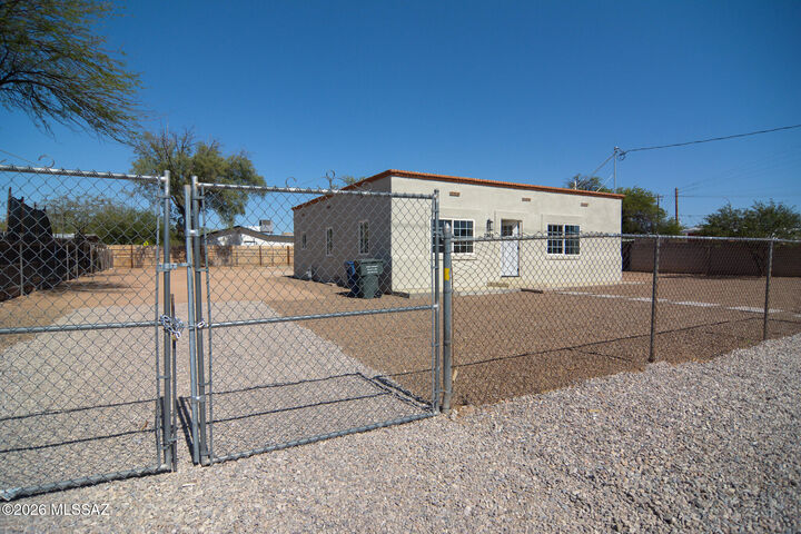Property Photo: 3309 S Belmar Avenue AZ 85713
