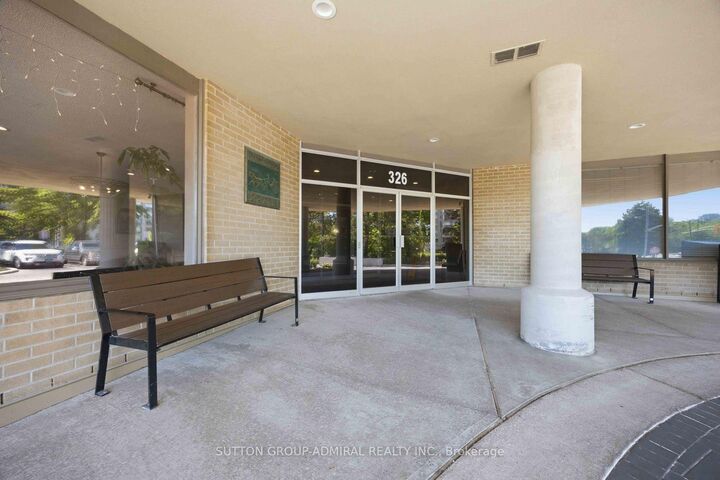 Property Photo: 326 Major Mackenzie Drive 220 ON L4C 8T4