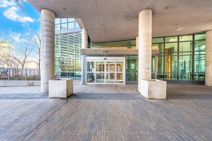 Property Photo: 215 Fort York Boulevard 3211 ON M5V 4A1