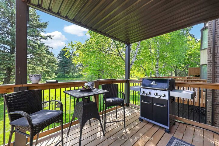 Property Photo: 174 Green Briar Road 3 ON L9R 1X9