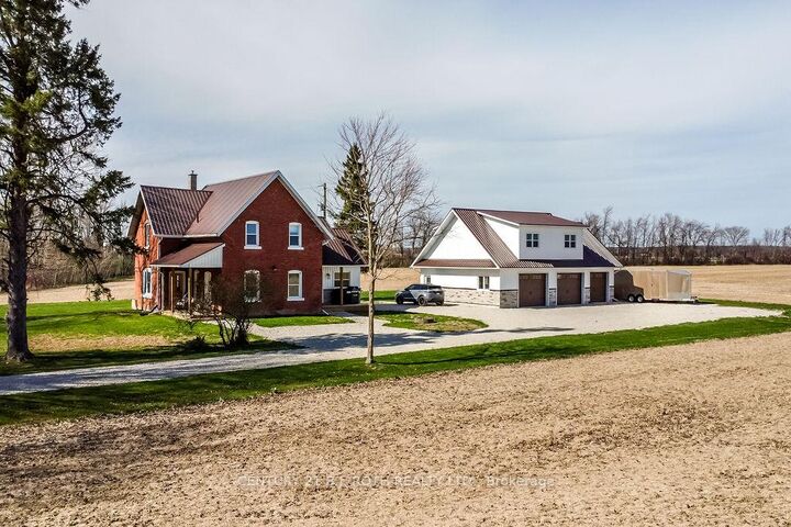 1153 Glengarry Landing Road S — photo 1