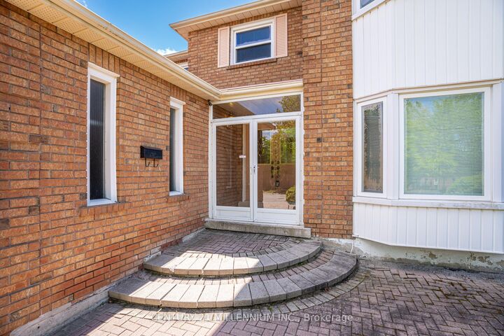 Property Photo: 50 Piccadilly Road ON L4B 1S8