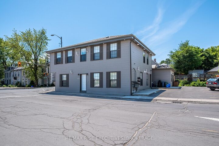 120 Yonge Street — photo 1
