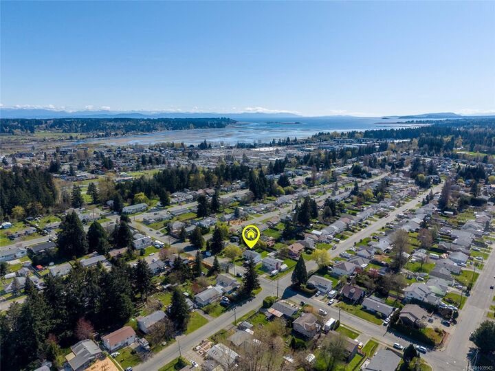 Property Photo:  1130 21st St  BC V9N 2B8 