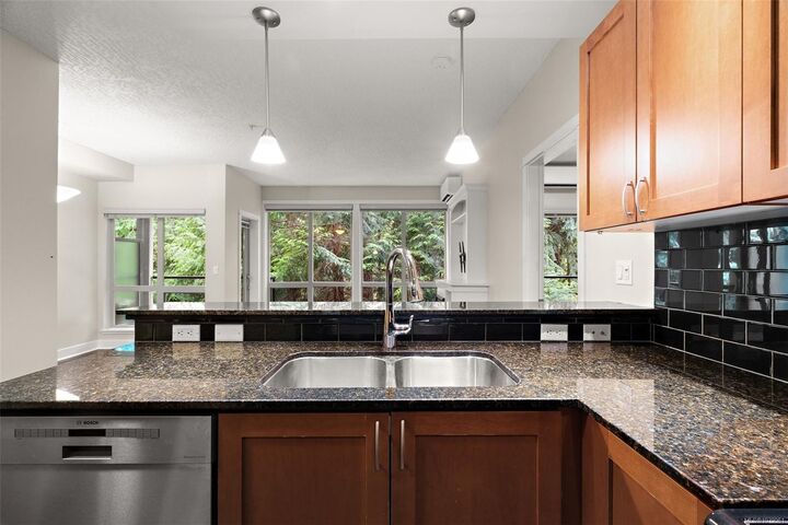 Photo de la propriété:  631 Brookside Rd #205  ON L1L 1L1 
