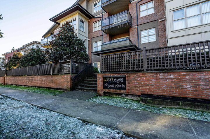 Property Photo:  1988 Suffolk Avenue 203  BC V3B 1H2 
