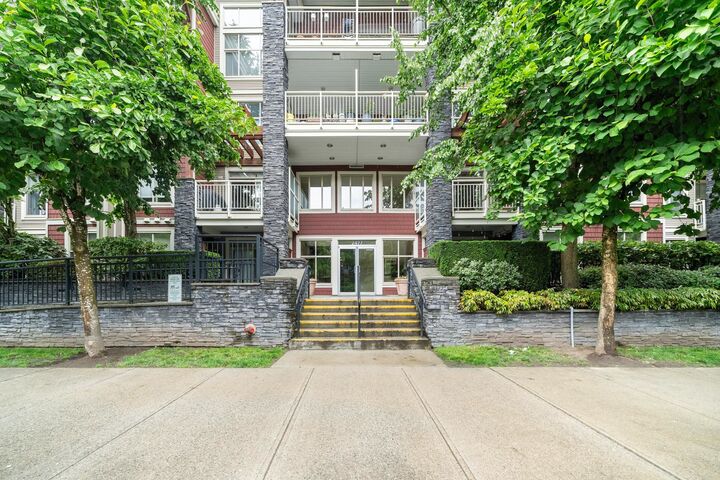 Photo de la propriété:  2477 Kelly Avenue 304  BC V3C 0B3 