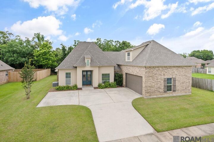 Property Photo:  7119 Lakecrest Dr  LA 70791 