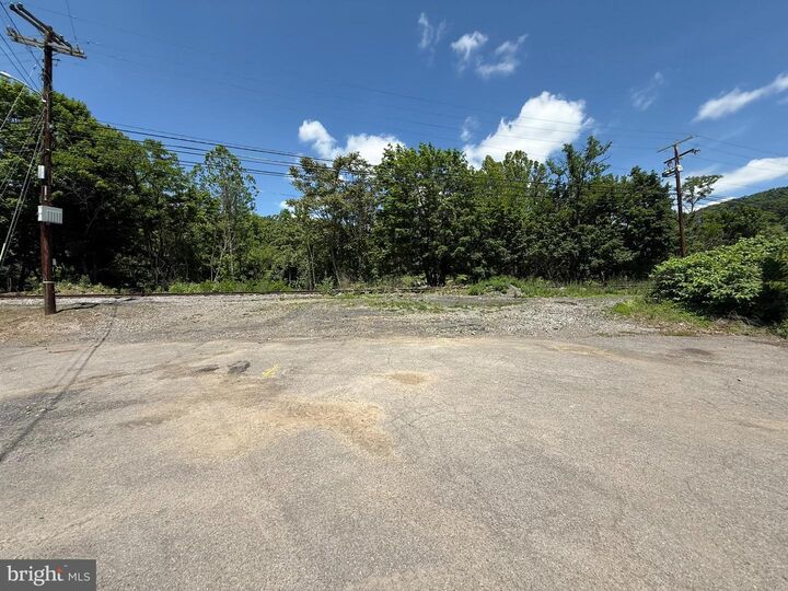 Property Photo: 208 Main Street MD 21540
