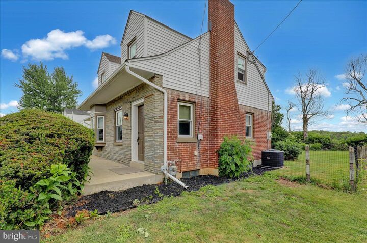 Property Photo: 2145 Fruitville Pike PA 17601