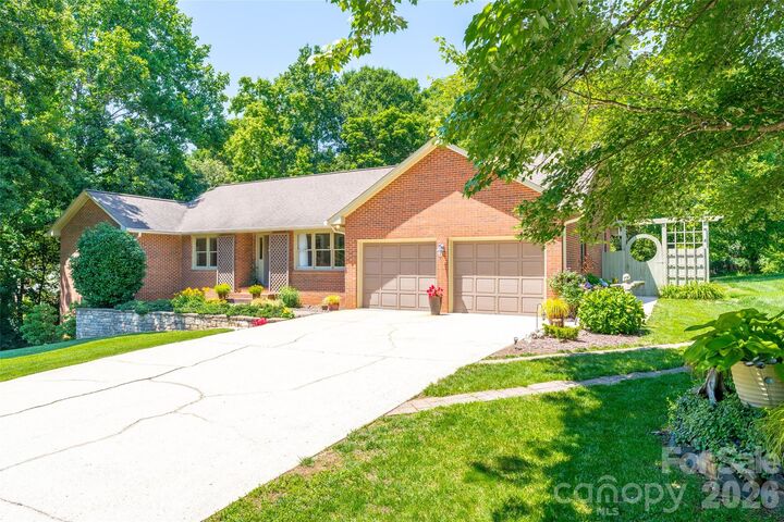 Property Photo:  7029 Forest Hills Drive  NC 28037 