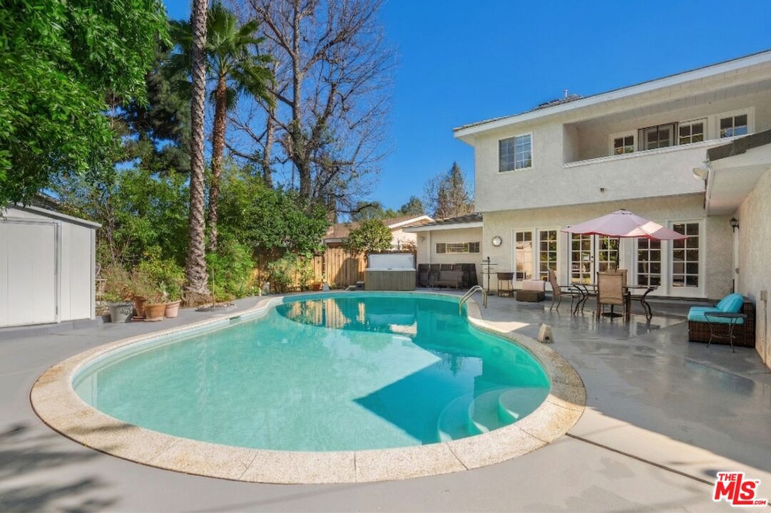 Property Photo:  16155 Otsego St  CA 91436 