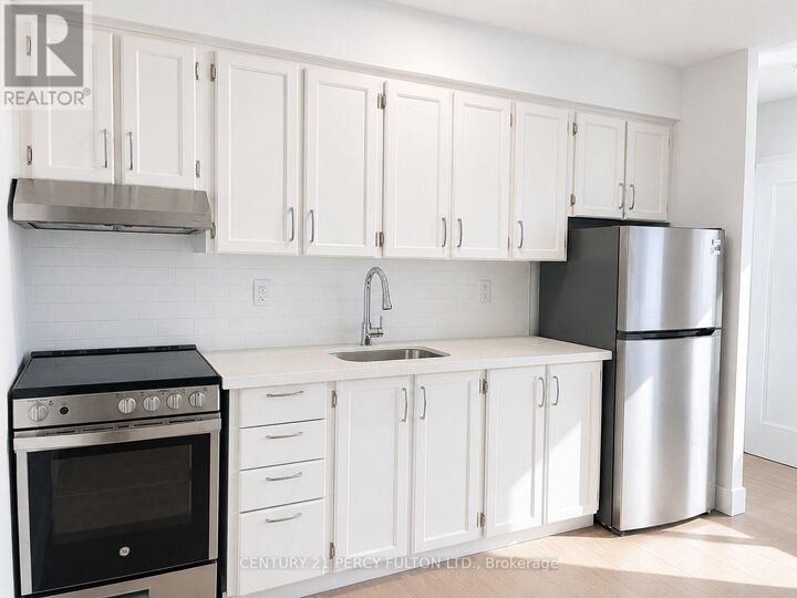 Property Photo: 2373 Bloor Street West 14 ON M6S 1P6