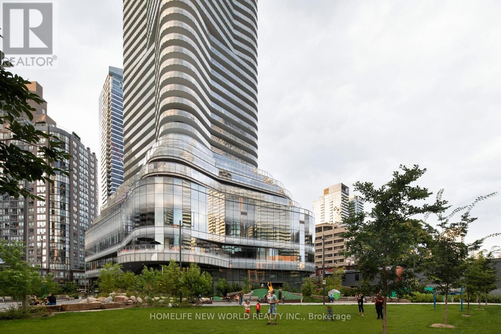 Property Photo: 11 Wellesley Street West 3501 ON M4Y 1E8
