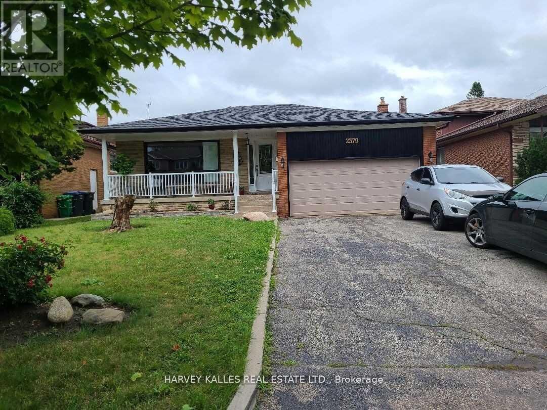 Property Photo:  2379 Hensall Street Lower  ON L5A 2T1 
