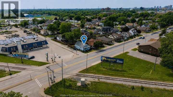 Property Photo:  2429 Howard Avenue  ON N9X 3V5 