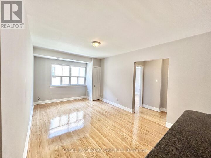 Property Photo:  90 Twenty Fifth Street 2  ON M8V 3P9 