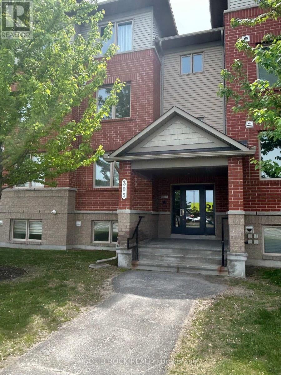 Property Photo: 305 Cresthaven Drive 1 ON K2G 4R5