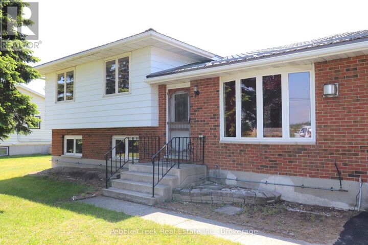 Property Photo:  79927 Orchard Line  ON N7A 3X8 