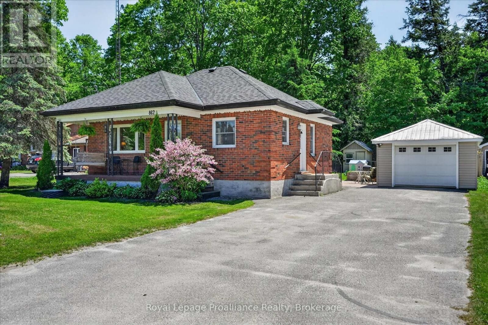 Property Photo: 862 South Street ON K0L 3A0