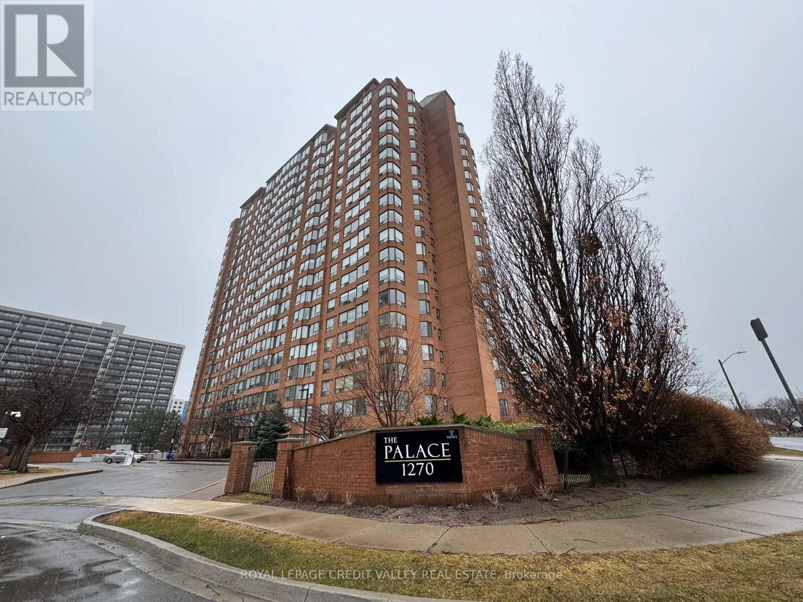 Property Photo:  1270 Maple Crossing Boulevard 704  ON L7S 2J3 