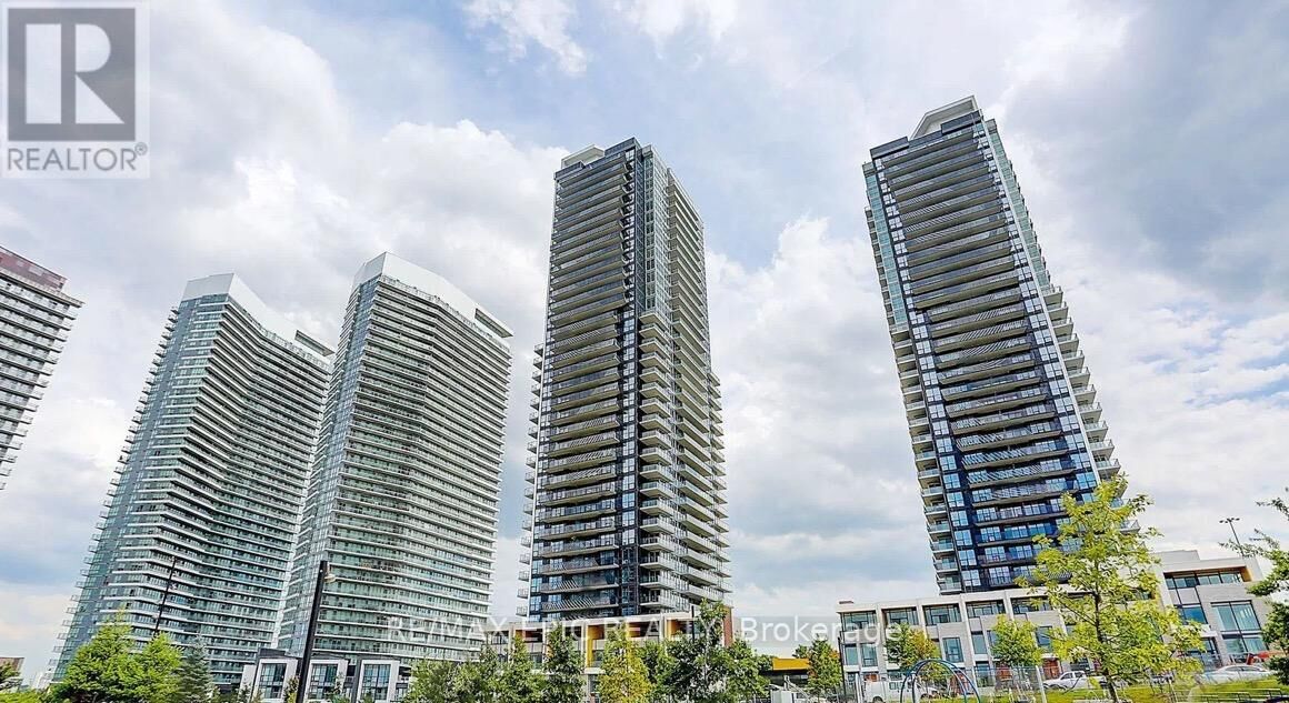 Property Photo:  95 McMahon Drive 2715  ON M2K 0H1 