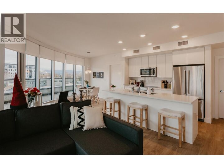 Property Photo: 1232 Ellis Street 405 BC V1Y 1Z4