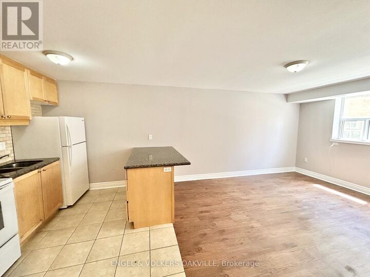 Property Photo: 100 Twenty Fifth Street 14 ON M8V 3P9