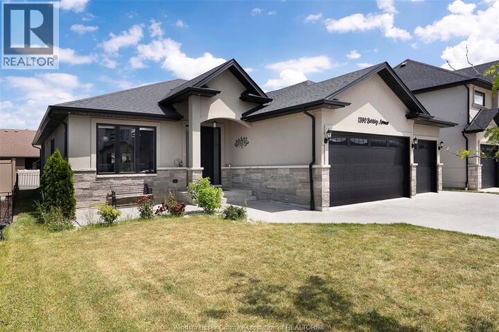Property Photo:  1390 Barkley Avenue  ON N9P 0E8 