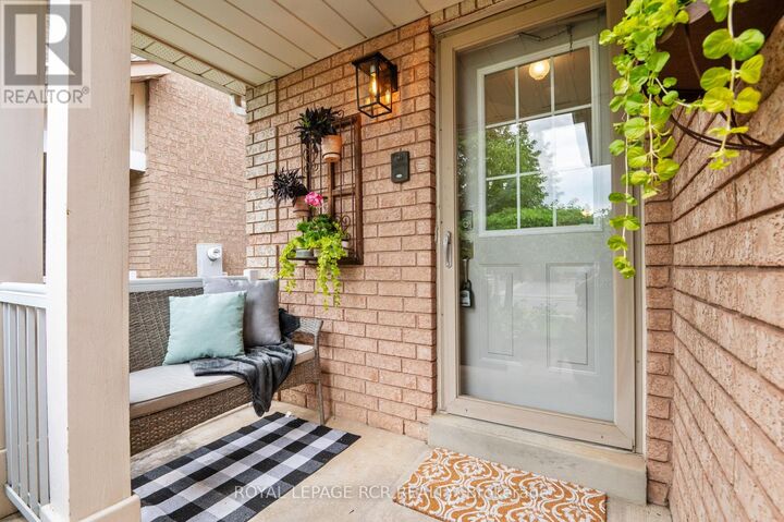 Property Photo:  13 Twin Pines Crescent  ON L7A 1M6 