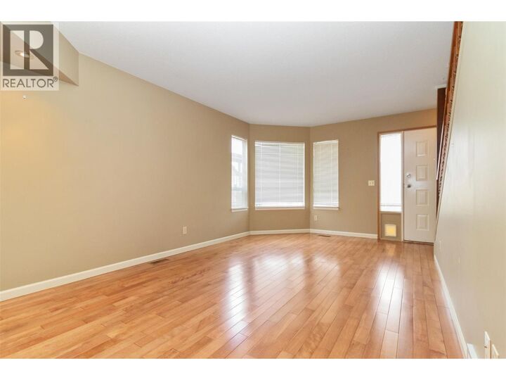 Property Photo:  1171 Lawson Avenue  BC V1Y 6T8 